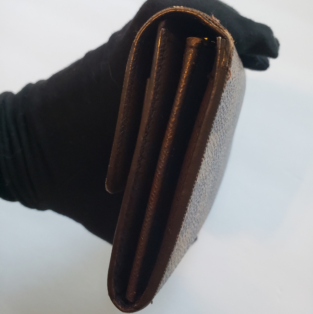 Luis Vuitton Bifold Damier Ebene Wallet Authentic - Picture 4 of 9